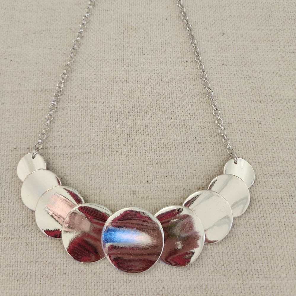 Elegant Silver Necklace - Picture 2 of 2